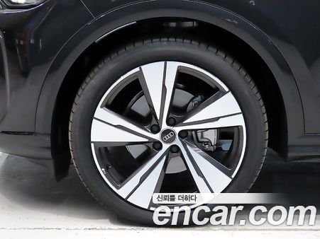 Audi Q5 2025, фото 5