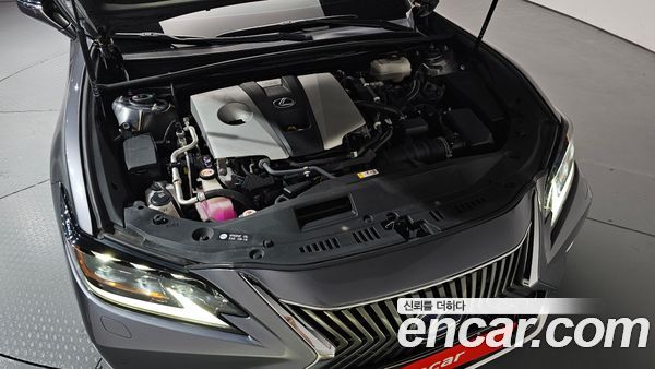 Lexus ES 2020, фото 6