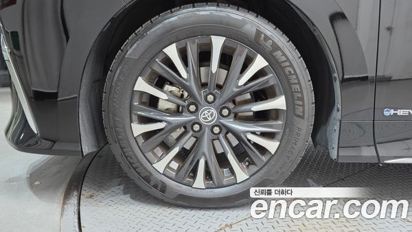 Toyota Alphard 2024, фото 5