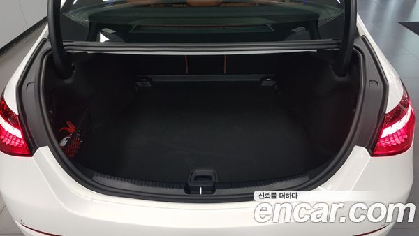 Mercedes-Benz C-Class 2026, фото 14
