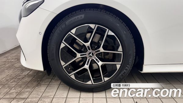 Mercedes-Benz E-Class 2025, фото 5