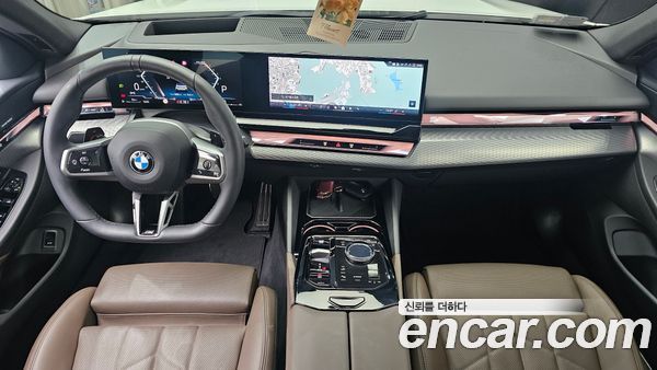 BMW 5 Series 2025, фото 10