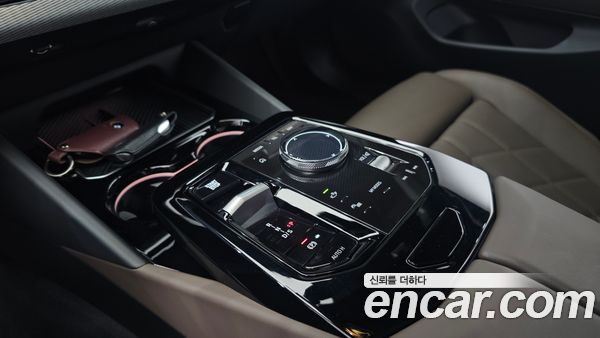 BMW 5 Series 2025, фото 12