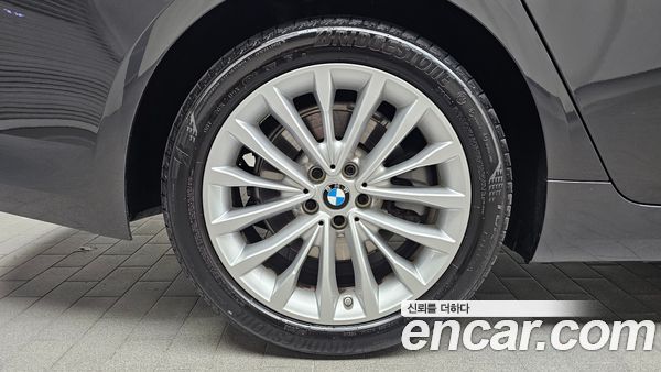 BMW 5 Series 2021, фото 4
