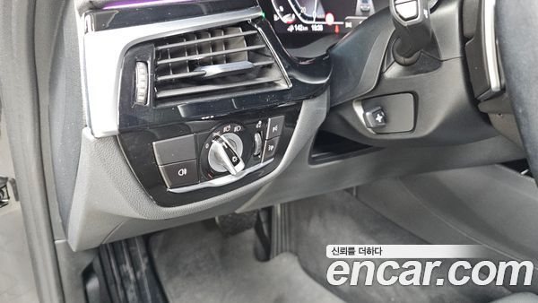 BMW 5 Series 2021, фото 25