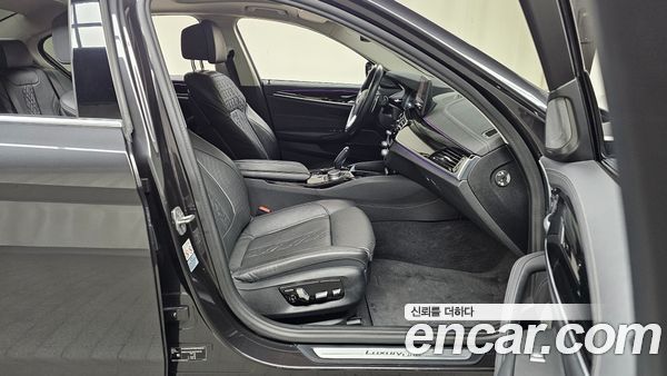 BMW 5 Series 2021, фото 15