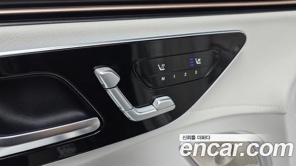 Mercedes-Benz EQE 2023, фото 28
