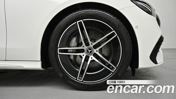 Mercedes-Benz E-Class 2026, фото 5
