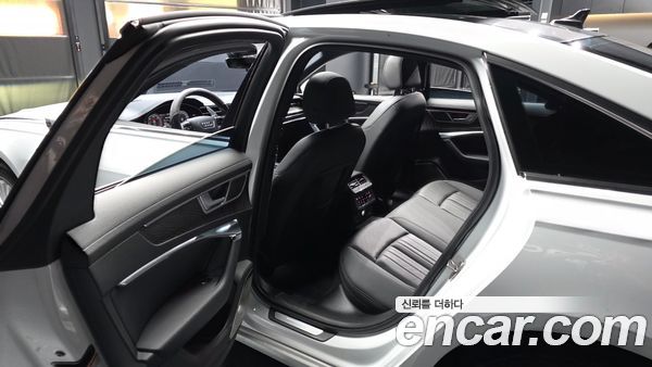 Audi A6 2020, фото 16