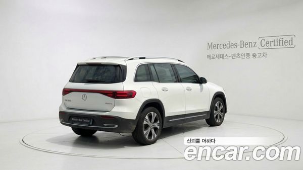 Mercedes-Benz EQB 2026, фото 2