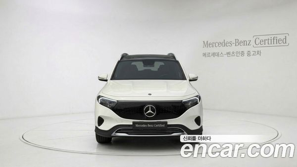Mercedes-Benz EQB 2026, фото 3
