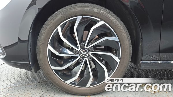 Volkswagen Golf 2024, фото 5