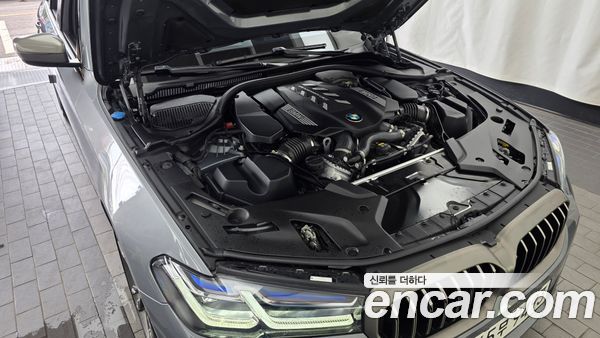 BMW 5 Series 2023, фото 6