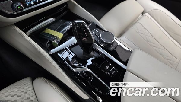 BMW 5 Series 2023, фото 12