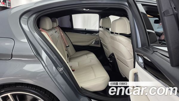 BMW 5 Series 2023, фото 18
