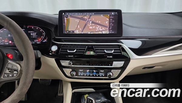 BMW 5 Series 2023, фото 20