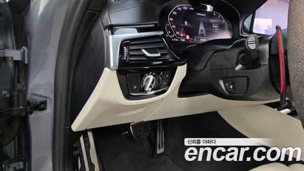 BMW 5 Series 2023, фото 29