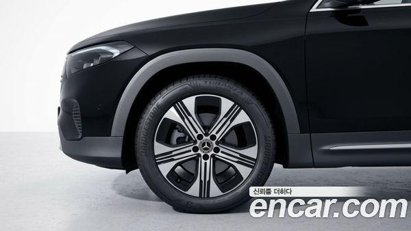Mercedes-Benz EQB 2026, фото 5