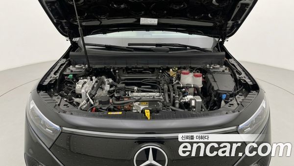 Mercedes-Benz EQB 2026, фото 6