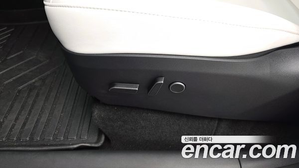 Tesla Model Y 2023, фото 31
