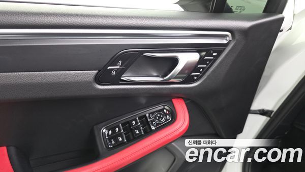 Porsche Macan 2021, фото 28