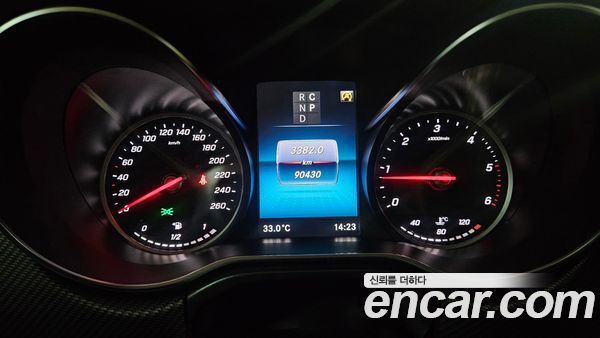 Mercedes-Benz V-Class 2022, фото 9