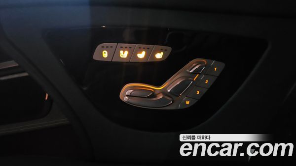 Mercedes-Benz V-Class 2022, фото 13