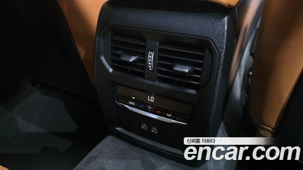 BMW 3 Series 2025, фото 30