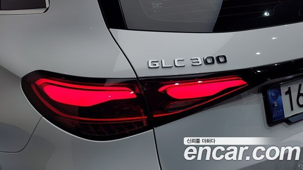 Mercedes-Benz GLC 2023, фото 9
