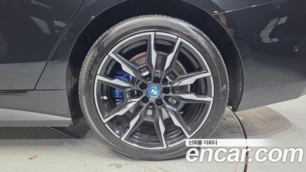 BMW i4 2024, фото 6
