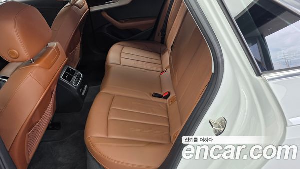 Audi A4 2023, фото 16