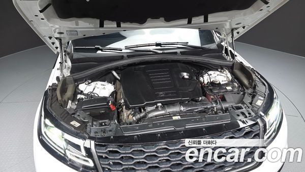 Land Rover Range Rover Velar 2021, фото 6