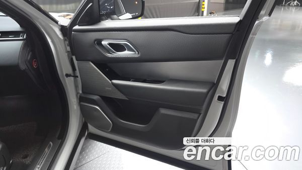 Land Rover Range Rover Velar 2021, фото 14
