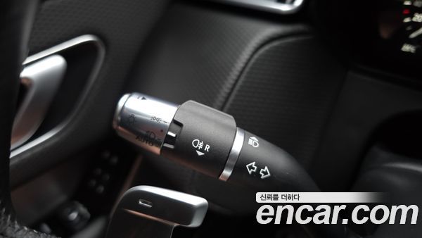 Land Rover Range Rover Velar 2021, фото 30