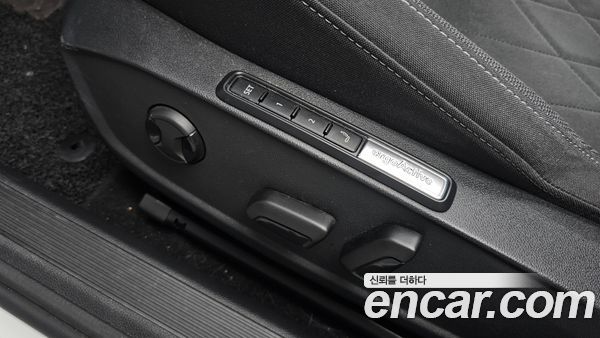 Volkswagen Golf 2023, фото 30