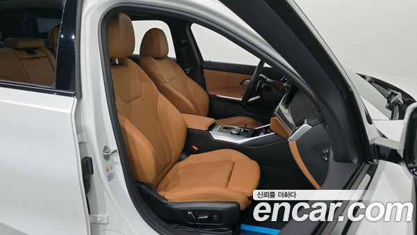 BMW 3 Series 2024, фото 16