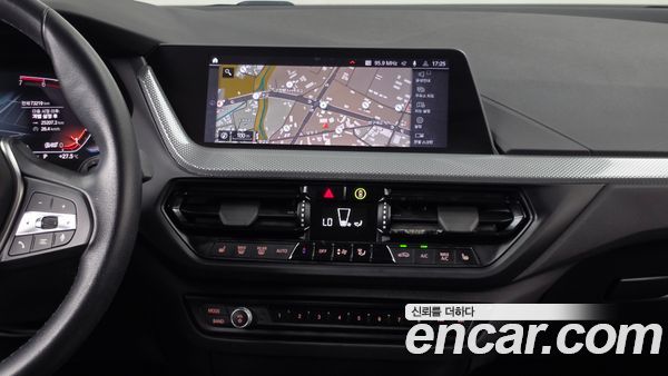 BMW 1 Series 2022, фото 14