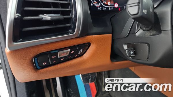 BMW 8 Series 2022, фото 14
