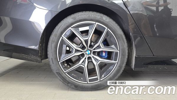 BMW 5 Series 2025, фото 5