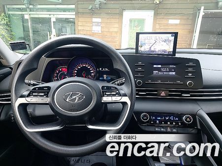 Hyundai Elantra 2023, фото 9