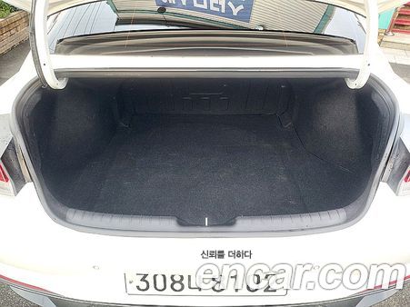 Hyundai Elantra 2023, фото 14