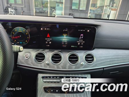 Mercedes-Benz E-Class 2021, фото 14