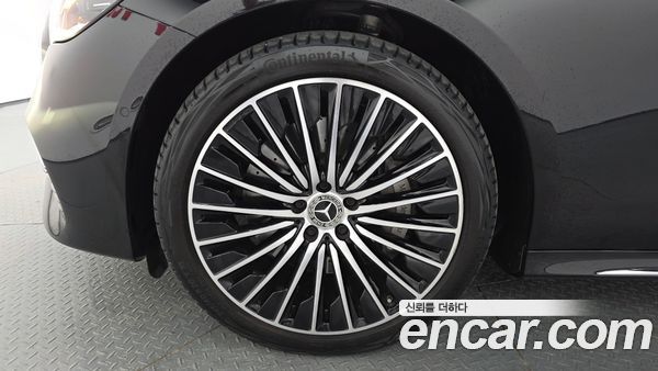 Mercedes-Benz E-Class 2024, фото 4
