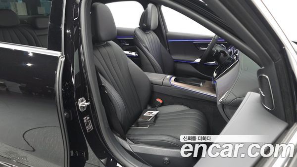 Mercedes-Benz E-Class 2024, фото 15
