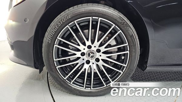 Mercedes-Benz C-Class 2023, фото 5
