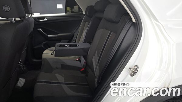 Volkswagen T-Roc 2021, фото 16