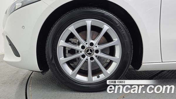 Mercedes-Benz A-Class 2020, фото 5