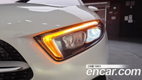 Mercedes-Benz A-Class 2020, фото 8