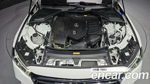 Mercedes-Benz E-Class 2026, фото 6