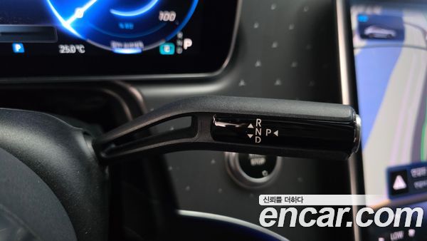 Mercedes-Benz EQE 2023, фото 12